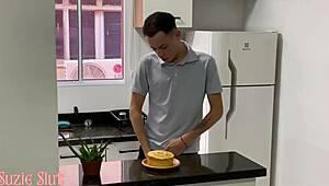 minha madrasta flagra eu me masturbando e castiga com sexo