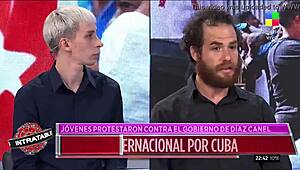 chico comunista domado en vivo por cubano