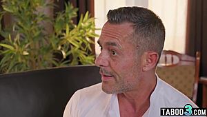 dude gives deep anal pleasure to milf babysitter