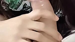hermosa asiatica tetona en un romantico encuentro sexual