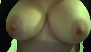 horny artemisa love shows her juicy boobs and makes them bounce