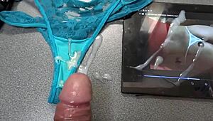 i cum on stepmoms hairy pussy and used panties