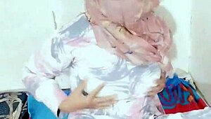 tante from indonesia uses bottle for solo play