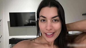 Latina spreads and squirts in shower