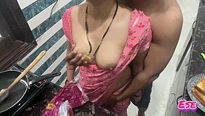 desi bhabhi gets fucked while cooking