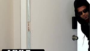 freeuse cheating wife at home during the day