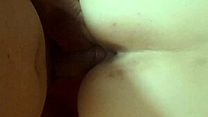 Pillada masturbándose y no me resisto y le reemplazo