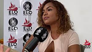 Carla morelli muestra la colita