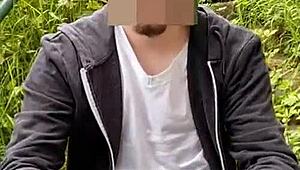 Riskantes wichsen outdoors with teen cock