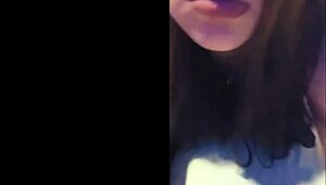 ARAB WIFE SHOWS TITS AND GETS HARD FUCK