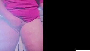 Brown bombshell starts first masturbation video