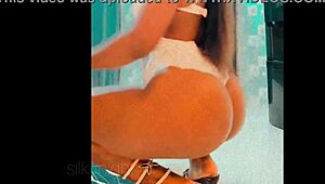 White lingerie babe twerks her thick jelly ass